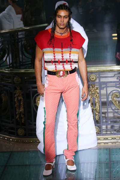 Look 28